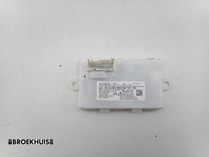 Używane Modul keyless vehicle Mercedes E (C238) E-200 EQ Boost 2.0 Turbo 16V Cena € 60,00 Procedura marży oferowane przez Autobedrijf Broekhuis B.V.