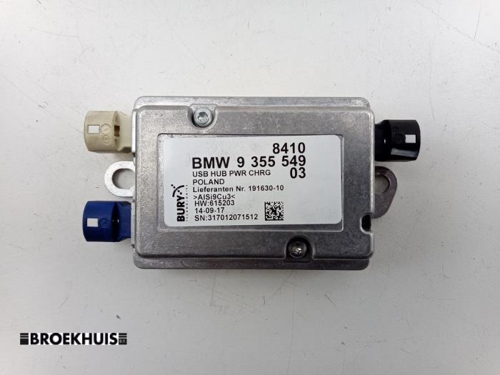 Używane Modul USB BMW 5 serie (G30) M550d xDrive 24V Cena € 40,00 Procedura marży oferowane przez Autobedrijf Broekhuis B.V.