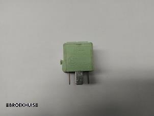 Gebrauchte Relais BMW 5 serie (E60) 523i 24V Preis € 7,50 Margenregelung angeboten von Autobedrijf Broekhuis B.V.