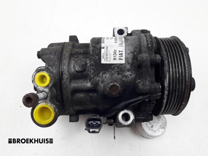 Usagé Compresseur de clim Opel Combo 1.3 CDTI 16V Prix € 48,40 Prix TTC proposé par Autobedrijf Broekhuis B.V.