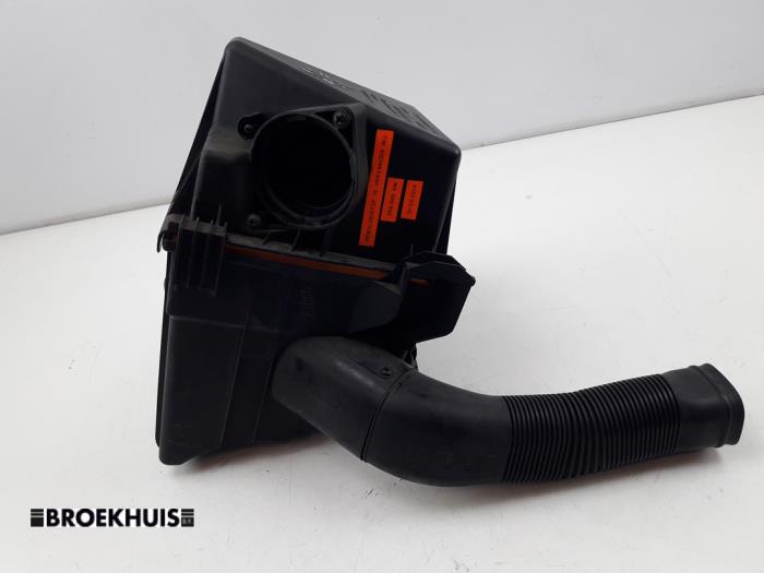 Begagnade Luftfilterhus Skoda Fabia (6Y5) 1.9 TDi Pris € 25,00 Marginaltabell erbjuds av Autobedrijf Broekhuis B.V.