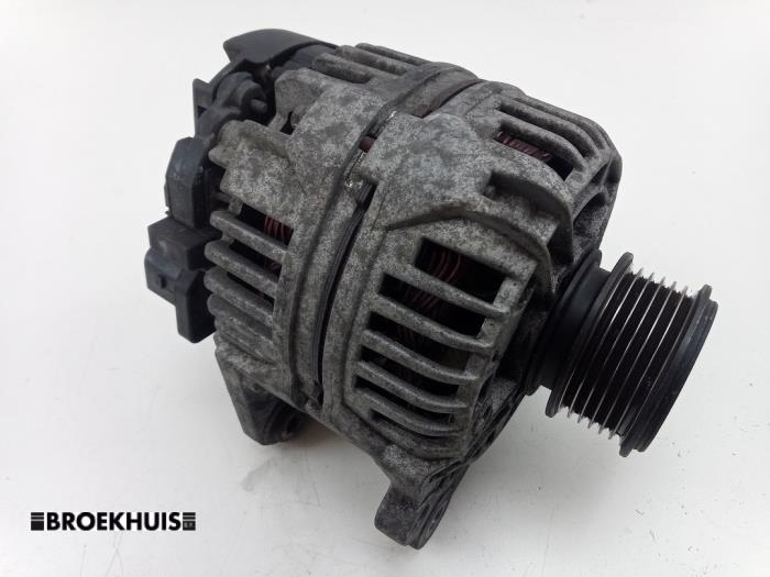 Usagé Dynamo Skoda Fabia (6Y5) 1.9 TDi Prix € 30,00 Règlement à la marge proposé par Autobedrijf Broekhuis B.V.