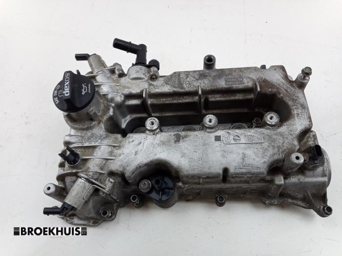 Usagé Couvercle soupapes Opel Karl 1.0 12V Prix € 50,00 Règlement à la marge proposé par Autobedrijf Broekhuis B.V.
