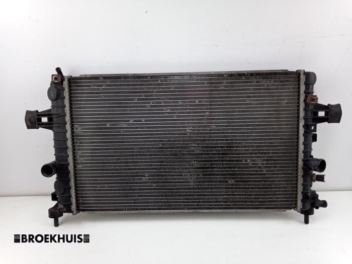 Used Radiator Opel Zafira (M75) 1.6 16V Price € 40,00 Margin scheme offered by Autobedrijf Broekhuis B.V.