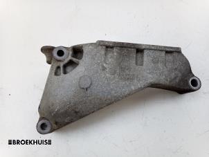 Usados Soporte de motor Volkswagen Transporter T5 2.0 BiTDI DRF Precio € 18,15 IVA incluido ofrecido por Autobedrijf Broekhuis B.V.