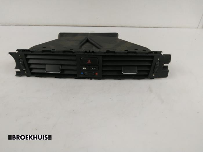 Begagnade Lufttratt BMW 3 serie Touring (E91) 318i 16V Pris € 20,00 Marginaltabell erbjuds av Autobedrijf Broekhuis B.V.