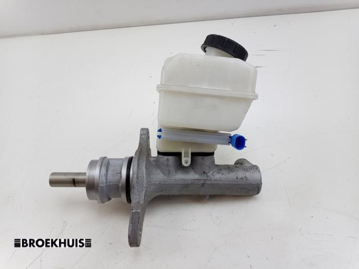 Used Master cylinder Mercedes Sprinter 3,5t (907.6/910.6) 311 CDI 2.0 D RWD Price € 60,50 Inclusive VAT offered by Autobedrijf Broekhuis B.V.
