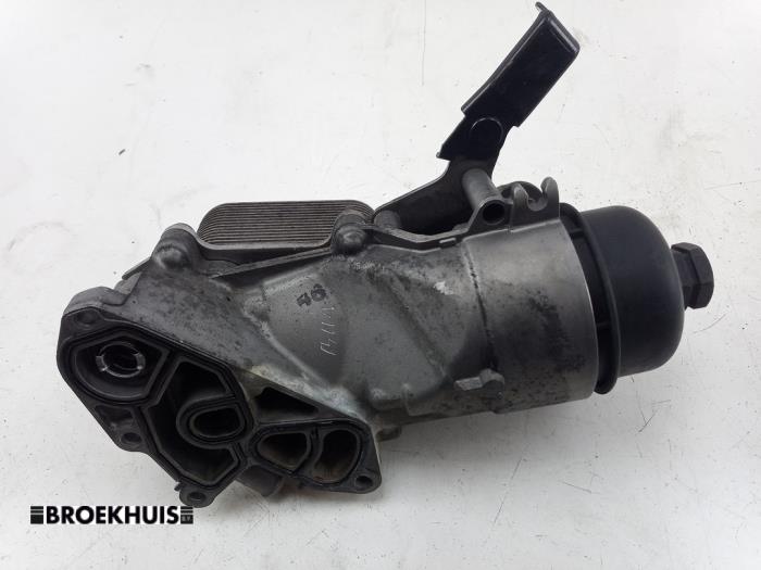 Gebrauchte Ölfiltergehäuse Peugeot 207/207+ (WA/WC/WM) 1.6 HDi Preis € 35,00 Margenregelung angeboten von Autobedrijf Broekhuis B.V.