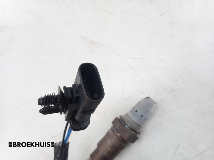 Lambda probe from a Volvo V60 II (ZW) 2.0 B3 16V Mild Hybrid 2022