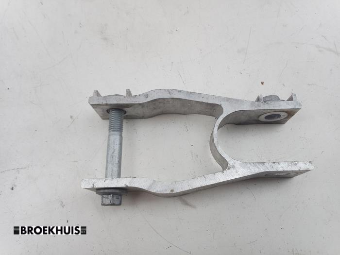 Used Engine mount Volvo V60 II (ZW) 2.0 B3 16V Mild Hybrid Price € 25,00 Margin scheme offered by Autobedrijf Broekhuis B.V.