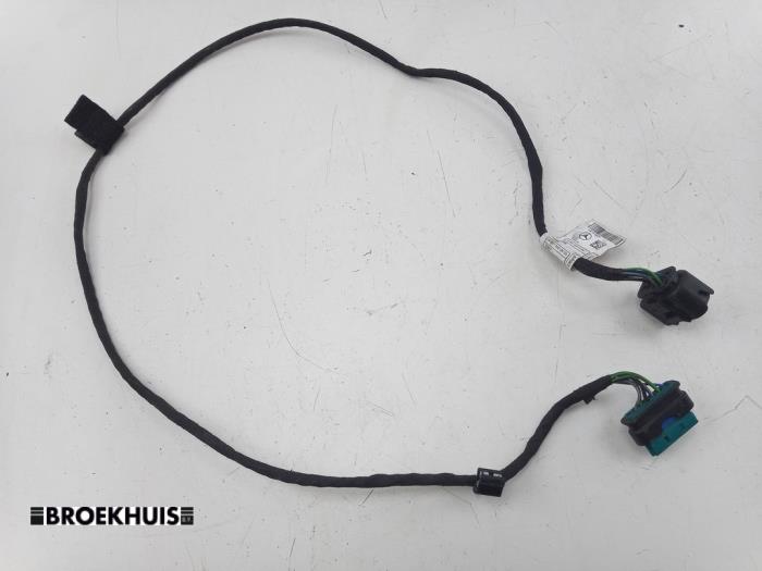 Używane Kabel (rózne) Mercedes Sprinter 3,5t (907.6/910.6) 311 CDI 2.0 D RWD Cena € 30,25 Z VAT oferowane przez Autobedrijf Broekhuis B.V.