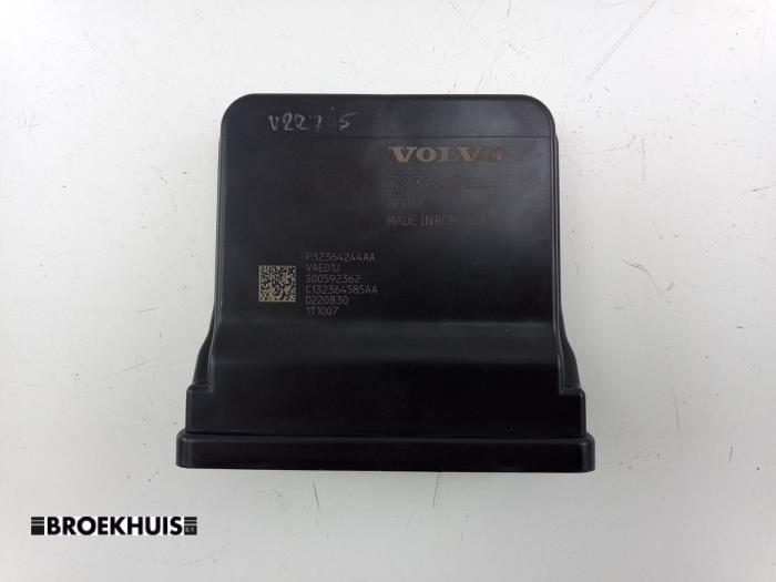 Begagnade Bluetooth-modul Volvo V60 II (ZW) 2.0 B3 16V Mild Hybrid Pris € 250,00 Marginaltabell erbjuds av Autobedrijf Broekhuis B.V.