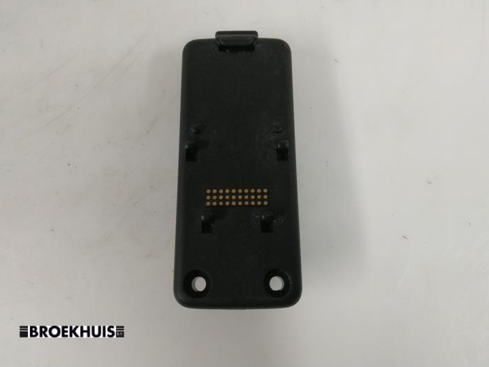Gebrauchte Telefonhalter Opel Antara (LA6) 2.4 16V 4x4 Preis € 25,00 Margenregelung angeboten von Autobedrijf Broekhuis B.V.