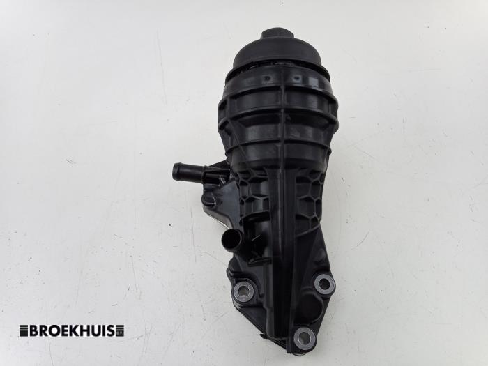Gebrauchte Ölfiltergehäuse Mercedes CLA (117.3) 1.6 CLA-180 16V Preis € 35,00 Margenregelung angeboten von Autobedrijf Broekhuis B.V.