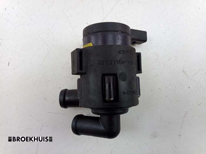 Begagnade Extra vattenpump Volkswagen Transporter T5 2.0 TDI DRF Pris € 36,30 Inklusive moms erbjuds av Autobedrijf Broekhuis B.V.