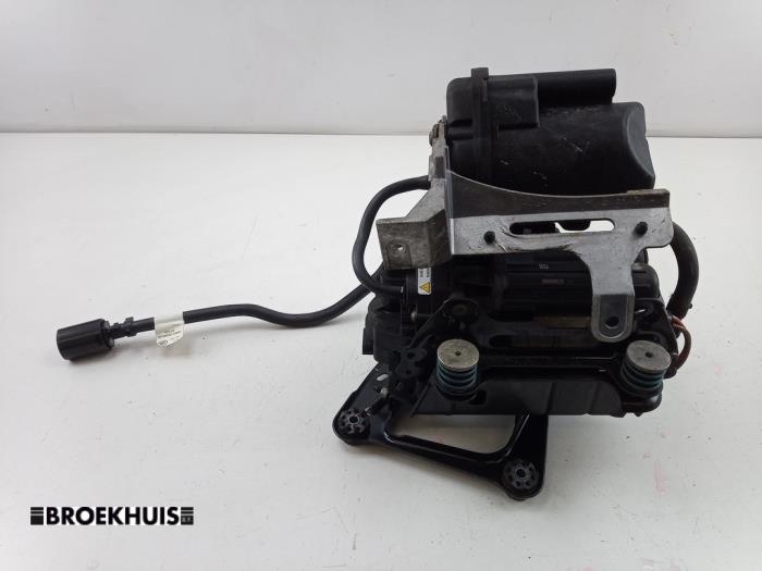 Begagnade Luftpump (fjädring) Landrover Range Rover Sport (L1) 3.0 V6 P460e Pris € 600,00 Marginaltabell erbjuds av Autobedrijf Broekhuis B.V.