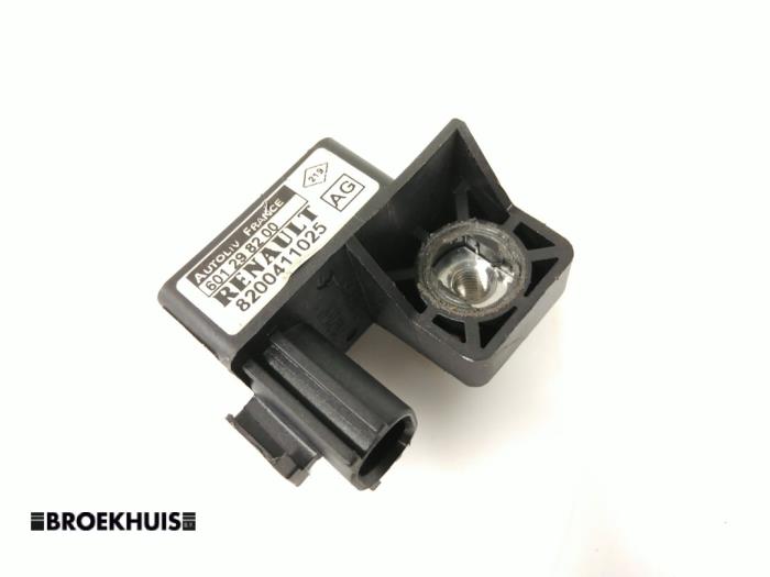 Begagnade Airbagsensor Renault Scénic II (JM) 1.5 dCi 105 Pris € 20,00 Marginaltabell erbjuds av Autobedrijf Broekhuis B.V.