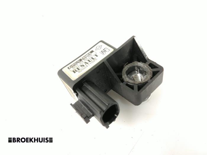 Begagnade Airbagsensor Renault Scénic II (JM) 2.0 16V Pris € 20,00 Marginaltabell erbjuds av Autobedrijf Broekhuis B.V.