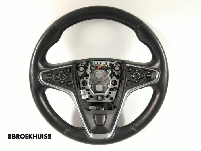 Begagnade Ratt Opel Insignia Sports Tourer 2.0 CDTI 16V 4x4 Pris € 50,00 Marginaltabell erbjuds av Autobedrijf Broekhuis B.V.