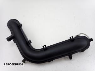 Gebrauchte Ansaugschlauch Luft Audi A3 Limousine (8YS) 1.0 30 TFSI 12V Mild Hybrid Preis € 30,00 Margenregelung angeboten von Autobedrijf Broekhuis B.V.