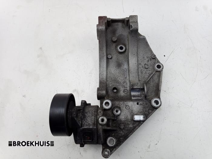Gebrauchte Dynamostütze unten Ford Galaxy (WA6) 2.0 TDCi 16V 140 Preis € 30,00 Margenregelung angeboten von Autobedrijf Broekhuis B.V.