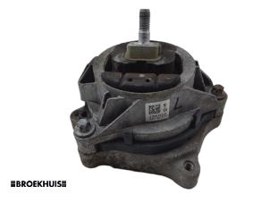 Engine mount from a BMW 4 serie Gran Coupe (F36) 420i 2.0 TwinPower Turbo 16V 2017