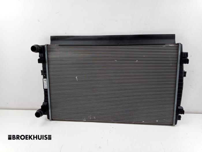 Used Radiator Skoda Octavia Combi (5EAC) 1.5 TSI Evo 16V Price € 75,00 Margin scheme offered by Autobedrijf Broekhuis B.V.