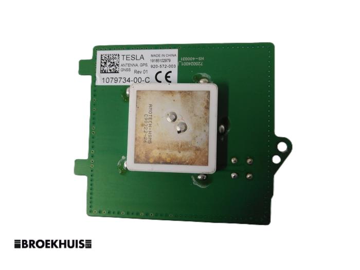 Gebrauchte GPS Antenne Tesla Model 3 Standard RWD Plus 60 kWh Preis € 30,00 Margenregelung angeboten von Autobedrijf Broekhuis B.V.