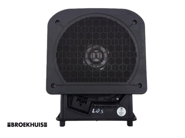Gebrauchte Subwoofer Mini Mini (F56) 1.5 12V Cooper Preis € 40,00 Margenregelung angeboten von Autobedrijf Broekhuis B.V.