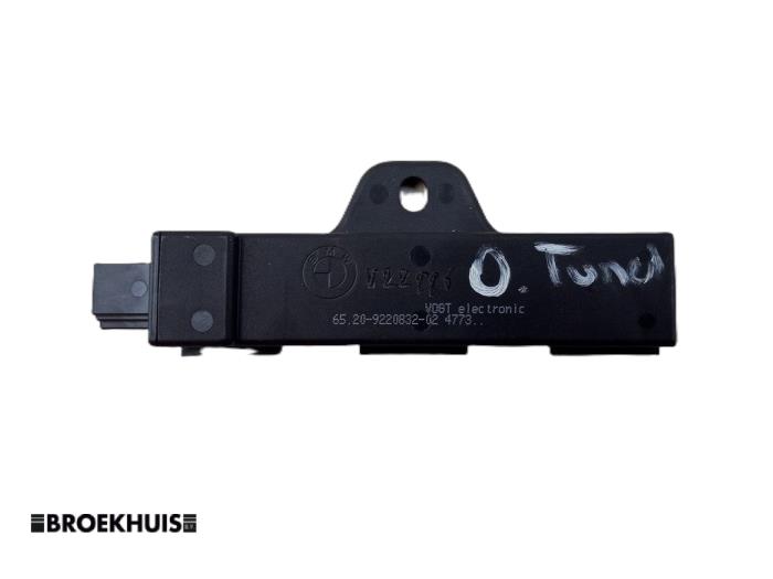 Używane Keyless Entry-Antena Mini Mini (F56) 1.5 12V Cooper Cena € 10,00 Procedura marży oferowane przez Autobedrijf Broekhuis B.V.