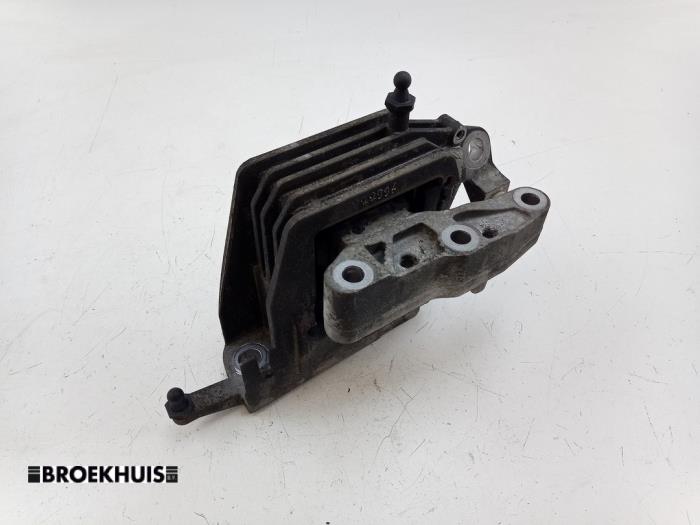 Used Engine mount Mini Mini (F56) 1.5 12V Cooper Price € 40,00 Margin scheme offered by Autobedrijf Broekhuis B.V.