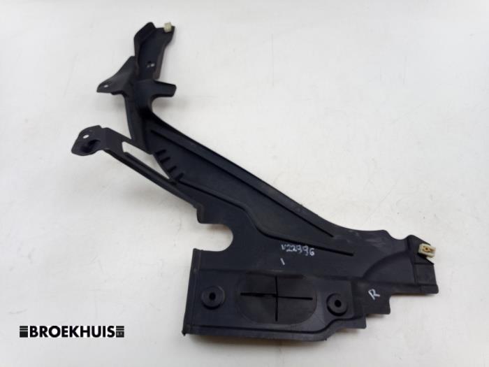Gebrauchte Schutzblech Boden Mini Mini (F56) 1.5 12V Cooper Preis € 20,00 Margenregelung angeboten von Autobedrijf Broekhuis B.V.