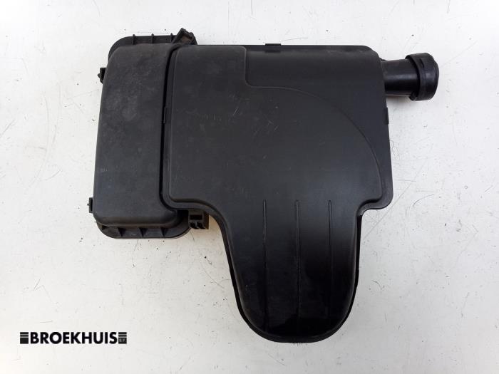 Begagnade Luftfilterhus Daihatsu Sirion 2 (M3) 1.0 12V DVVT Pris € 25,00 Marginaltabell erbjuds av Autobedrijf Broekhuis B.V.