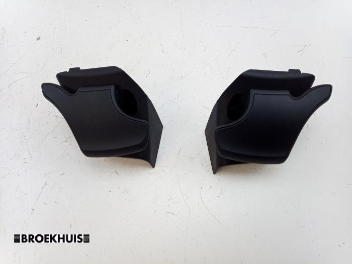 Usagé Kit manettes de commande Suzuki Vitara (LY/MY) 1.4 S Turbo 16V Prix € 70,00 Règlement à la marge proposé par Autobedrijf Broekhuis B.V.
