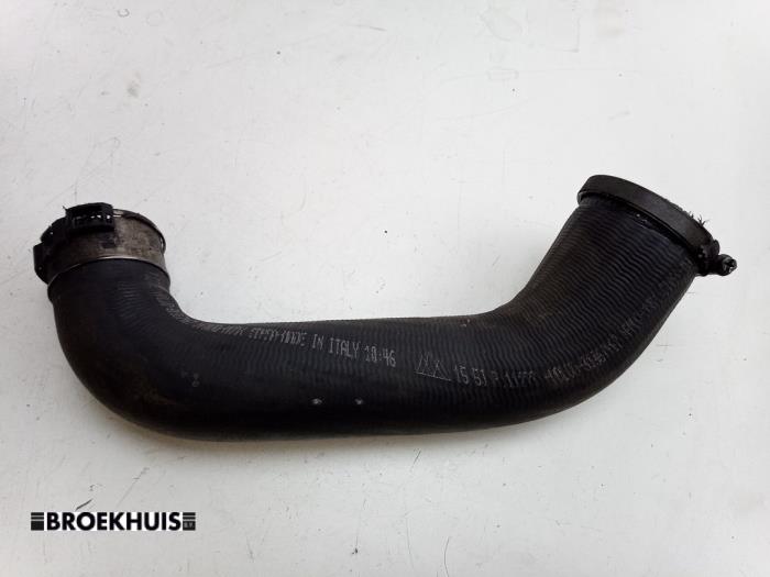 Usados Manguera intercooler Volvo V40 (MV) 2.0 D2 16V Precio € 25,00 Norma de margen ofrecido por Autobedrijf Broekhuis B.V.