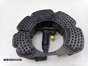Używane Filtr weglowy Volkswagen Jetta IV (162/16A) 1.4 TSI Hybrid 16V Cena € 45,00 Procedura marży oferowane przez Autobedrijf Broekhuis B.V.