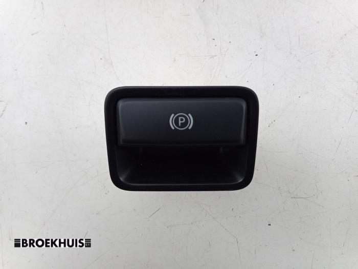 Gebrauchte Handbremse Schalter Mercedes B (W246/W242) B-250 e Preis € 5,00 Margenregelung angeboten von Autobedrijf Broekhuis B.V.