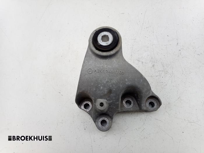 Used Engine mount Mercedes B (W246/W242) B-250 e Price € 15,00 Margin scheme offered by Autobedrijf Broekhuis B.V.