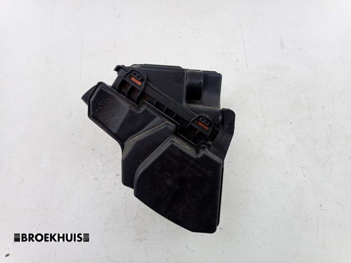 Begagnade Luftfilterhus Renault Twingo III (AH) 1.0 SCe 75 12V Pris € 20,00 Marginaltabell erbjuds av Autobedrijf Broekhuis B.V.