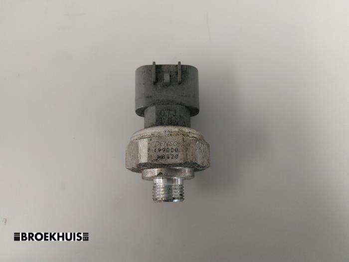 Begagnade Trycksensor, luftkonditionering Suzuki Swift (ZA/ZC/ZD1/2/3/9) 1.5 VVT 16V Pris € 10,00 Marginaltabell erbjuds av Autobedrijf Broekhuis B.V.