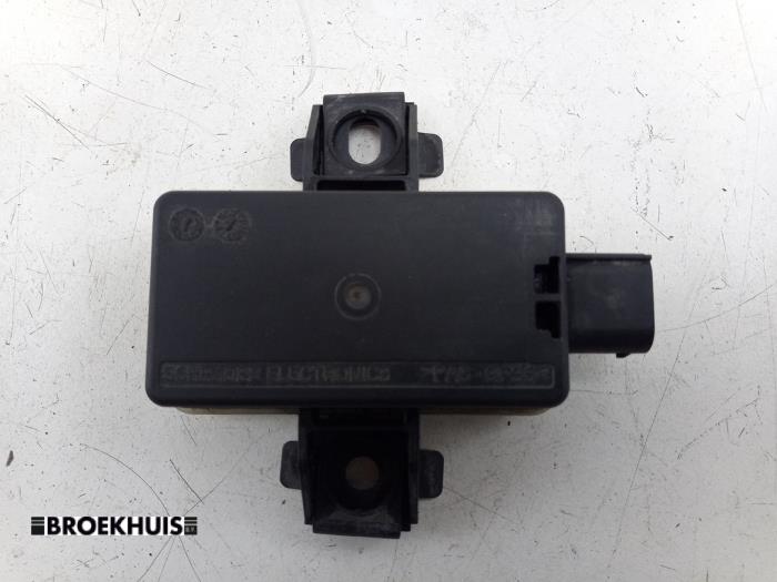 Begagnade Däcktrycksmodul Mercedes C (W205) C-300de 2.0 Turbo 16V Pris € 25,00 Marginaltabell erbjuds av Autobedrijf Broekhuis B.V.