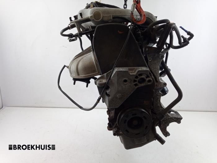 Engine from a Volkswagen Golf IV (1J1) 2.0 2000