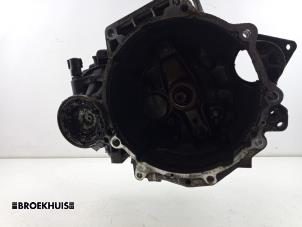 Getriebe van een Volkswagen Golf IV (1J1) 2.0 2000