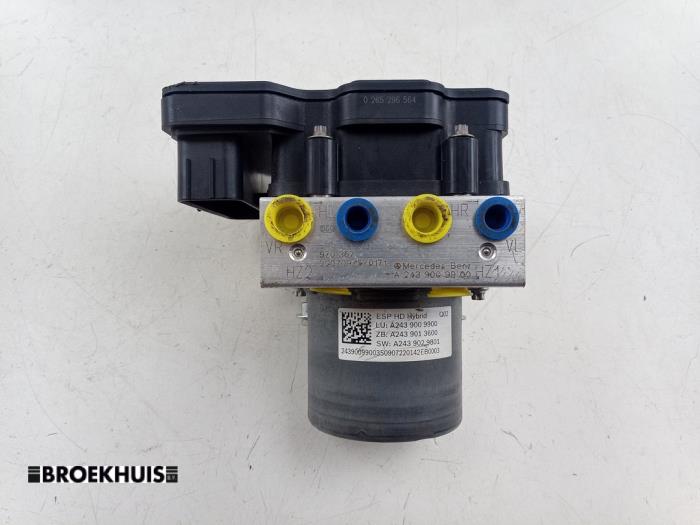Begagnade ABS-pump Mercedes EQA (N243) 250+ 71 kWh Pris € 400,00 Marginaltabell erbjuds av Autobedrijf Broekhuis B.V.