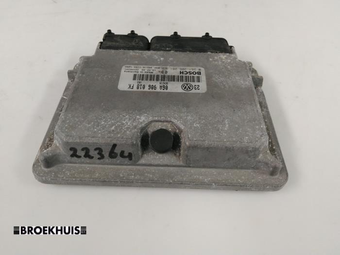 Injection computer from a Volkswagen Golf IV (1J1) 2.0 2000