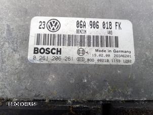 Injection computer from a Volkswagen Golf IV (1J1) 2.0 2000
