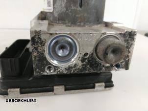 ABS-pump från en RAM 1500 Crew Cab (DS) 5.7 Hemi V8 4x4 2021