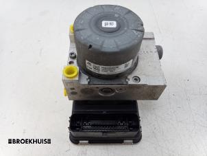 ABS-pump från en RAM 1500 Crew Cab (DS) 5.7 Hemi V8 4x4 2021