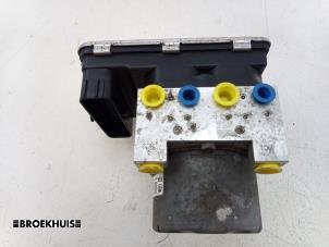 ABS-pump från en RAM 1500 Crew Cab (DS) 5.7 Hemi V8 4x4 2021