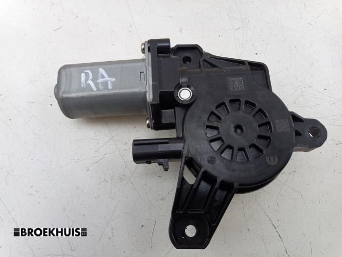 Usados Motor de ventanilla de puerta Dodge 1500 Crew Cab (DS) 5.7 Hemi V8 4x4 Precio € 60,50 IVA incluido ofrecido por Autobedrijf Broekhuis B.V.